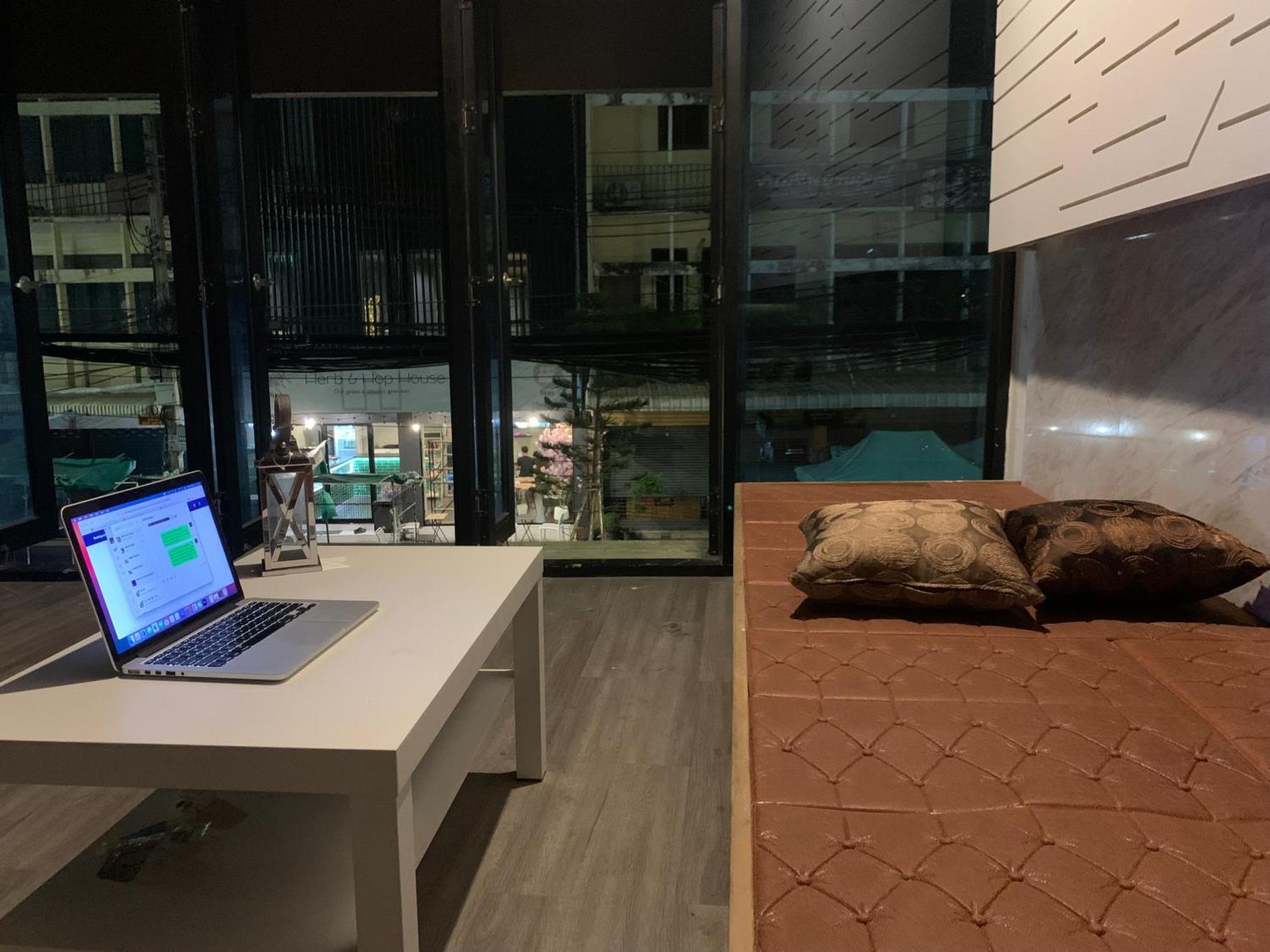 Susu Khaosan Hostel Bangkok Exterior foto